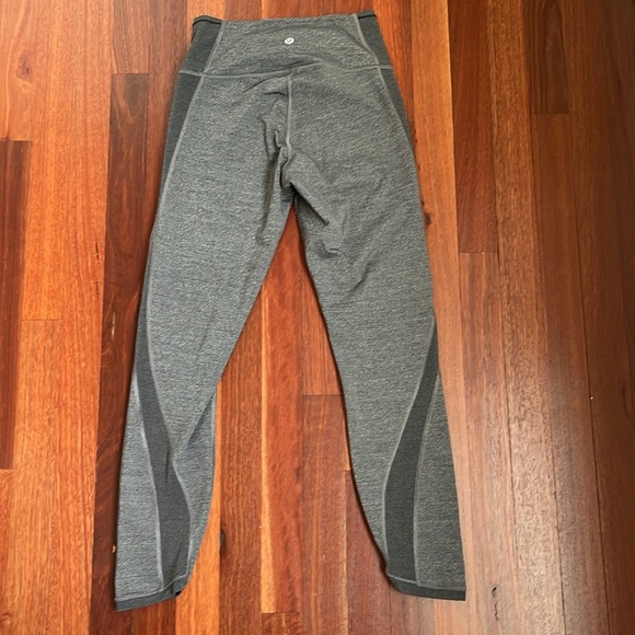LULULEMON featherlight tight 7/8 legging heathered black size 6 - Picture 4 of 7